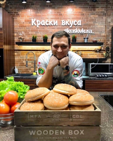 Готовил на костре в тайге, служил армейским поваром и дошел до шоу Ивлева. История топового шефа